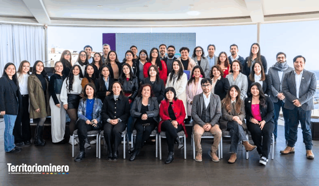 SQM Litio lanza tercera versión del programa “Futuras Líderes”