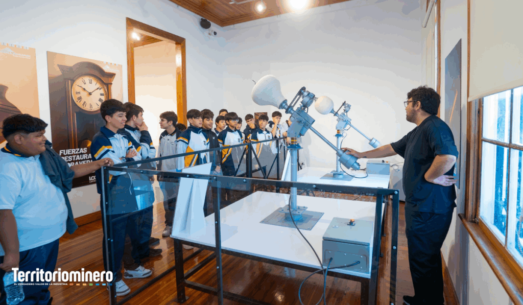 Más de 7 mil personas visitan “Museo Newton” en Sala de Arte Casa Collahuasi