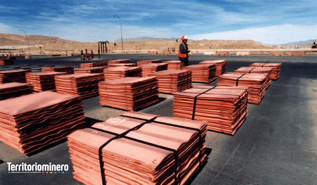 Informe Cochilco: Precio del cobre sube 1% pese a aumento de inventarios globales