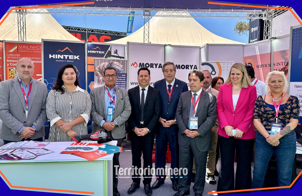 Empresas proveedoras de Tarapacá participan en EXPO FOREDE 2025 mostrando productos y servicios mineros.