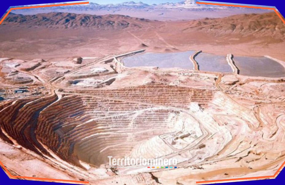 Escondida BHP inicia trámite ambiental para expansión de lixiviación y planta de emulsión Planta de lixiviación y áreas auxiliares de Minera Escondida en Antofagasta, con infraestructura para nuevos proyectos y obras eléctricas.