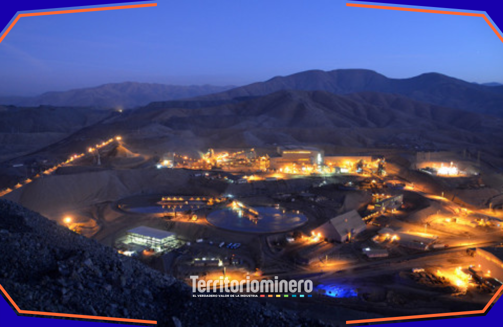 Minera Candelaria abre postulación para prácticas profesionales 2026 en Atacama Estudiantes participan en programa de prácticas profesionales de Minera Candelaria en la Región de Atacama.