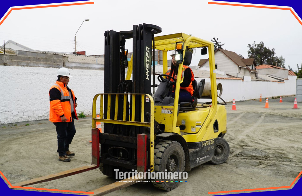 Participantes del programa CAEX de CEIM durante entrenamiento en Coquimbo.