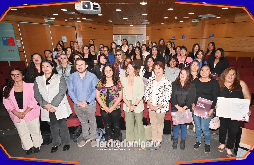 Minería inclusiva: mujeres inician inserción laboral tras capacitación en El Peñón Mujeres de Antofagasta reciben certificados de formación minera junto a autoridades de SernamEG, Sence y Meridian El Peñón.