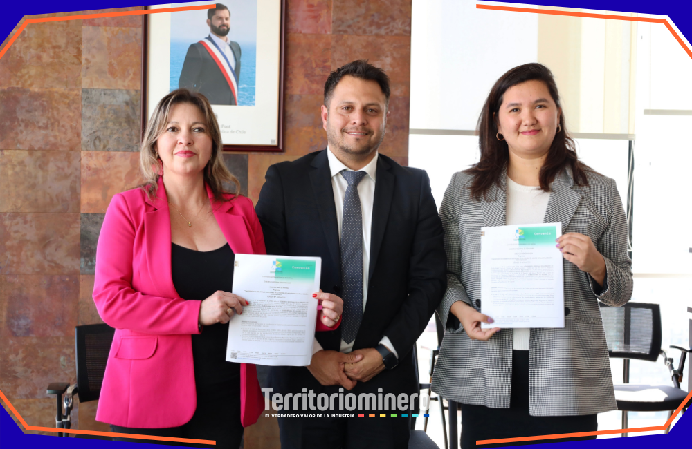 Subsecretaría de Minería y Gobierno Regional reactivan programa para fortalecer la pequeña minería de Coquimbo Autoridades firman convenio para impulsar la pequeña minería de Coquimbo.