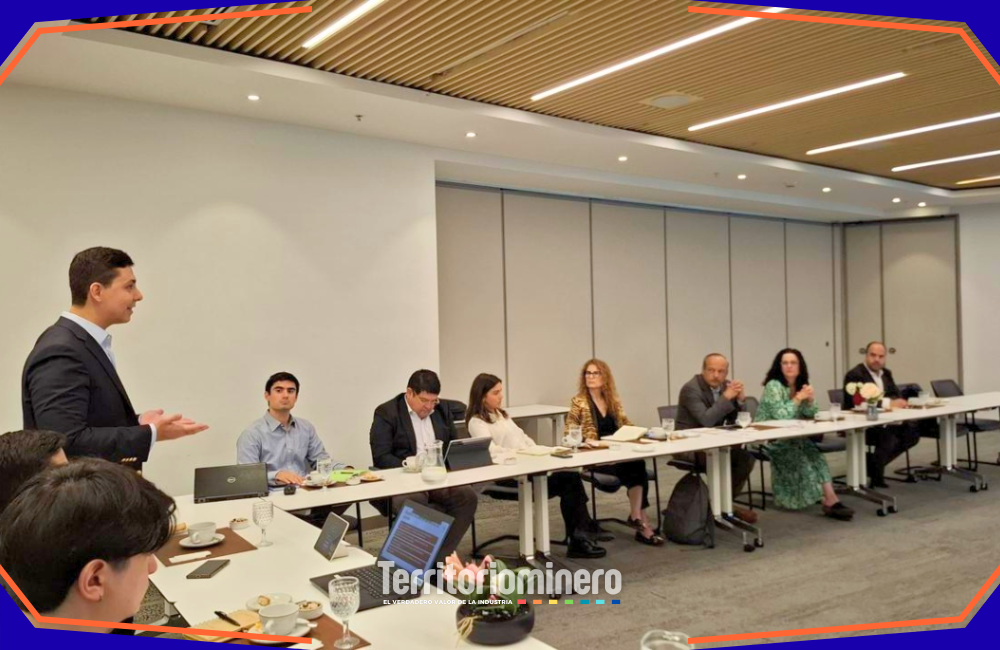 SONAMI articula hoja de ruta 2026 con centros de estudios mineros Reunión del Centro de Estudios Mineros de SONAMI con gremios y entidades públicas para coordinar hoja de ruta minera 2026.