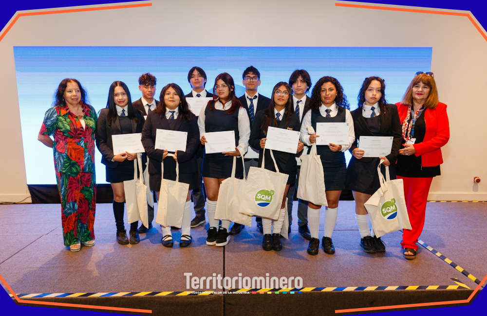 Participantes del Programa de Formación Técnica 2025 de SQM Litio durante la ceremonia de cierre en Antofagasta.