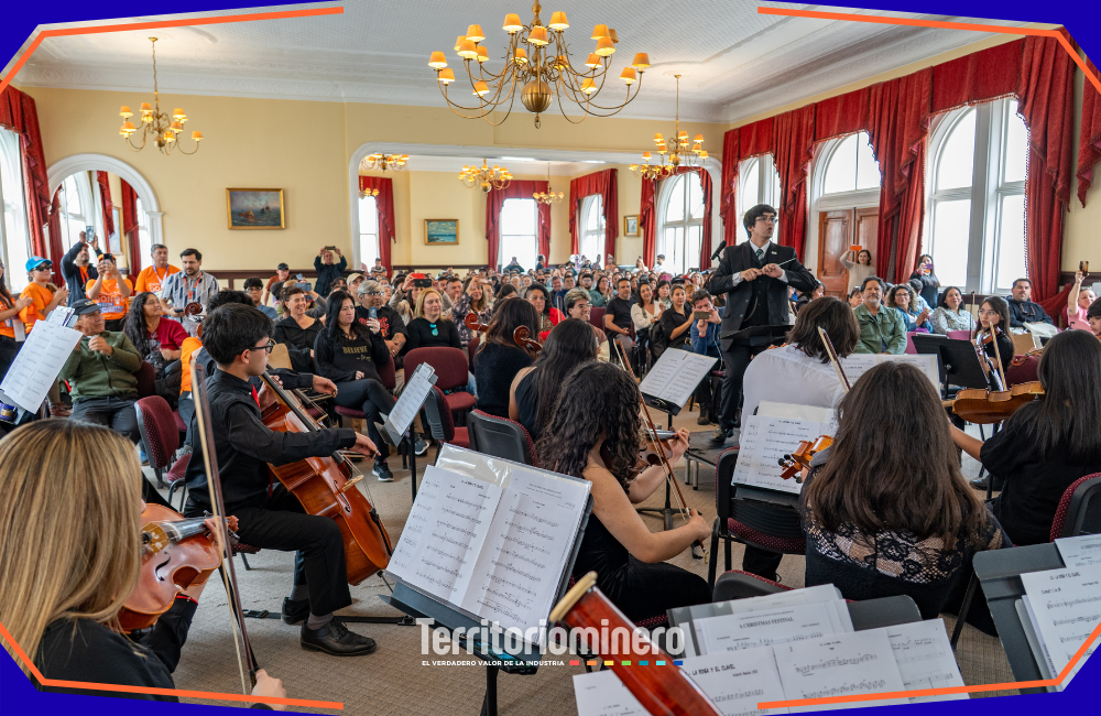Codelco El Teniente impulsa conciertos navideños en campamento Sewell Concierto navideño de la FOJI y el Liceo Óscar Castro en el campamento minero Sewell junto a trabajadores y comunidades.