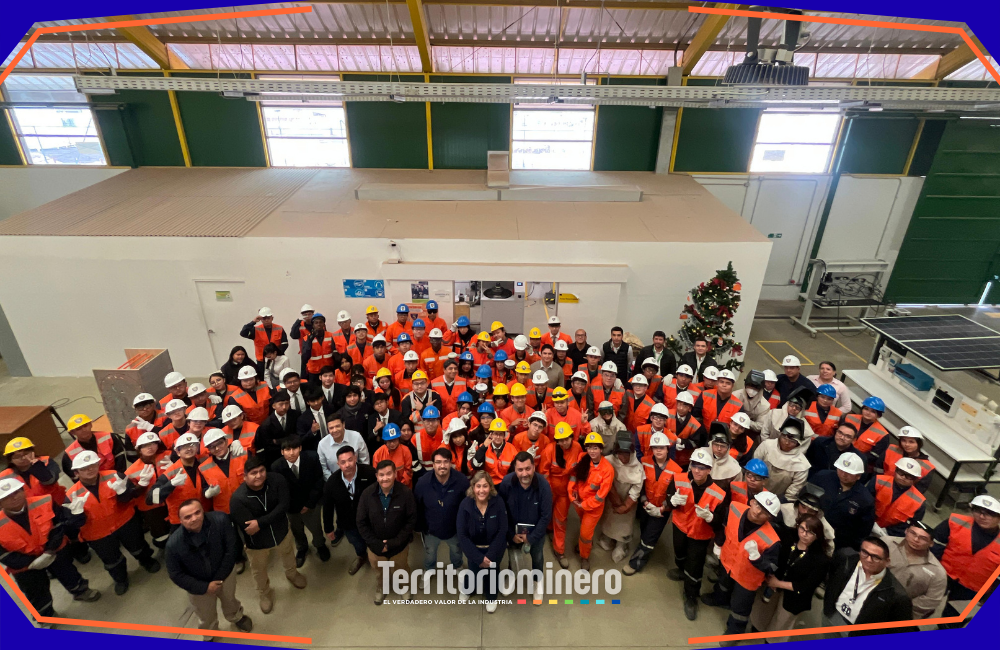 Colegio Don Bosco y Chuquicamata Subterránea fortalecen formación técnico-profesional Estudiantes del Colegio Don Bosco muestran proyectos de electricidad y soldadura a representantes de Chuquicamata Subterránea en Calama.