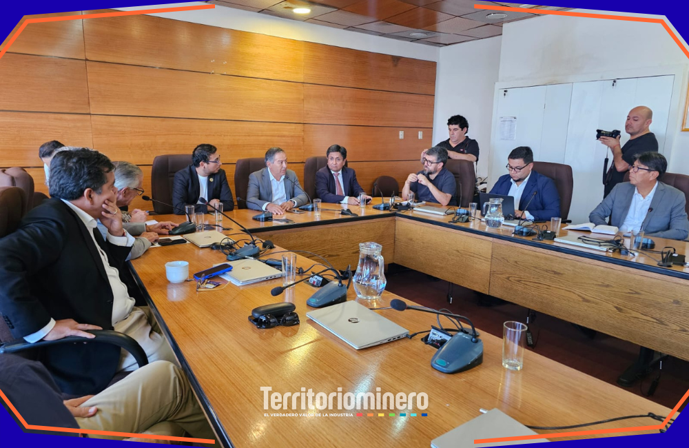 Reunión de autoridades de la Región de Antofagasta para analizar impacto del reparto de patentes mineras.