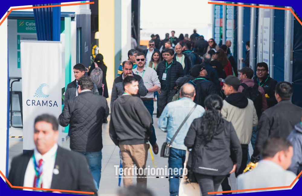 Teck y la industria destacan impacto estratégico de EXPONOR 2026 Vista general de EXPONOR en Antofagasta con stands de empresas mineras y tecnológicas participantes en la exhibición internacional