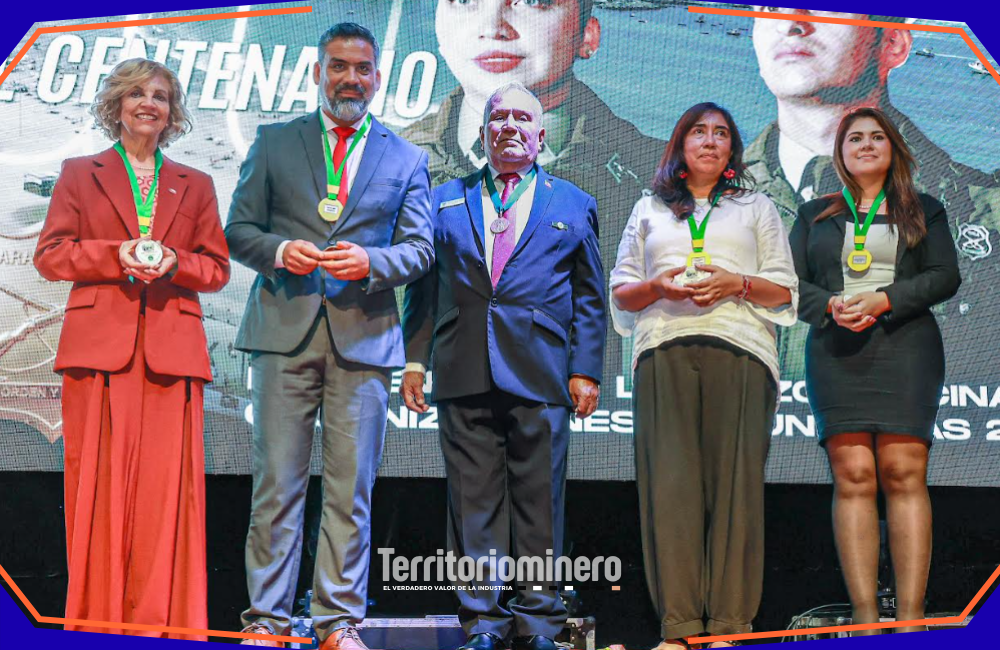 Iquique reúne a mil dirigentes y reconoce rol comunitario de Collahuasi Reconocimiento a Collahuasi en encuentro internacional de seguridad comunitaria en Iquique junto a dirigentes vecinales y autoridade