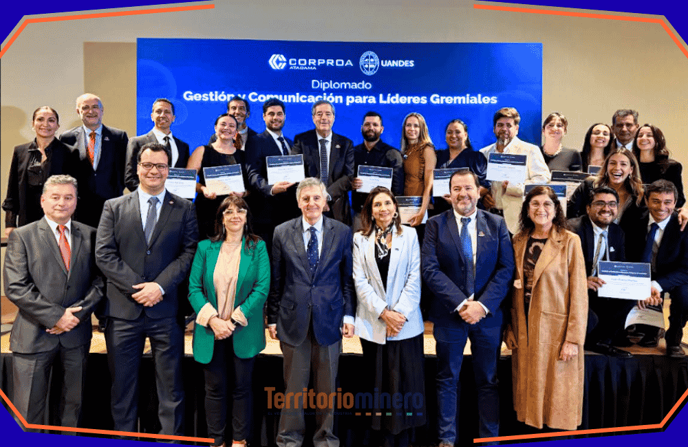 Corproa y Universidad de los Andes capacitan líderes que marcarán el futuro gremial en Atacama Estudiantes graduados del diplomado de líderes gremiales en Atacama impulsado por Corproa y Universidad de los Andes