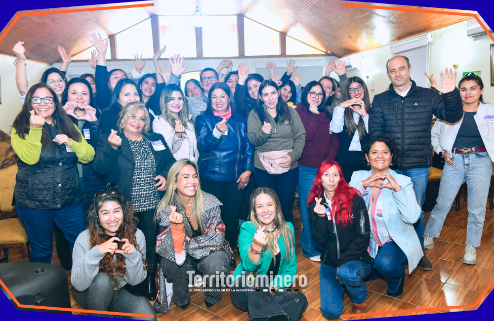 Escuela Mujer Sustentable impulsa economía circular y emprendimiento femenino en la provincia del Choapa Emprendedoras de Salamanca, Illapel, Los Vilos y Canela participan en lanzamiento de Escuela Mujer Sustentable.