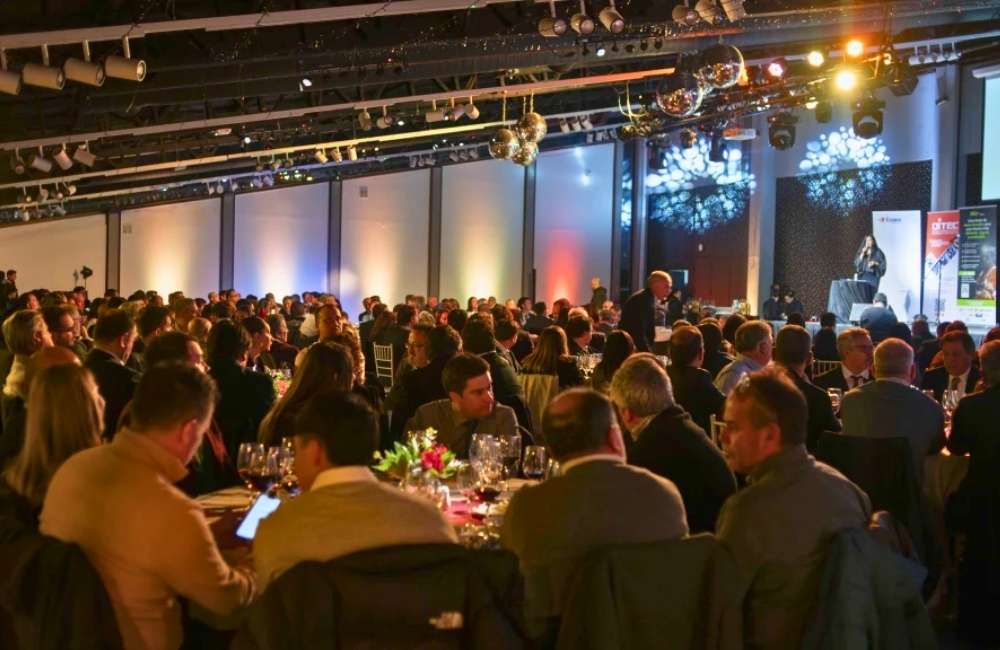 Comunidad Minera distinguirá a liderazgos y trayectorias que han marcado la industria Comunidad Minera realizará su XVII Cena Anual para reconocer liderazgos, empresas y trayectorias que han contribuido al desarrollo de la industria.