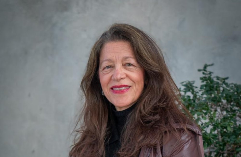 Esther Croudo: “El gran reto es asegurar que la riqueza e inteligencia que genera la industria trasciendan la vida útil de los yacimientos” Esther Croudo, cofundadora de Alianza Antofagasta, analiza los desafíos de diversificación económica vinculados a la minería.